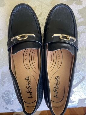 Life Stride size 7.5 ladies black shoes